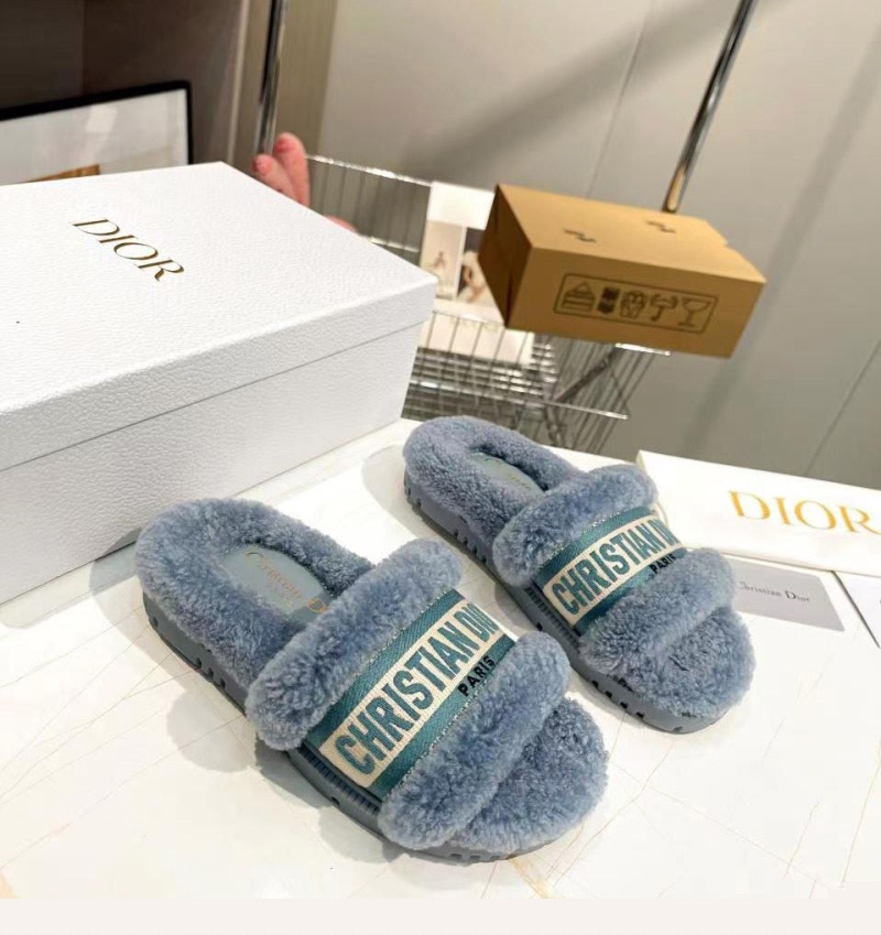 ch**an D*or slippers
